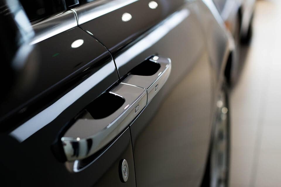 bezárt autó kinyitása